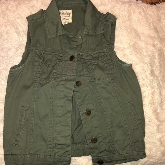 Vest - Picture 1 of 3